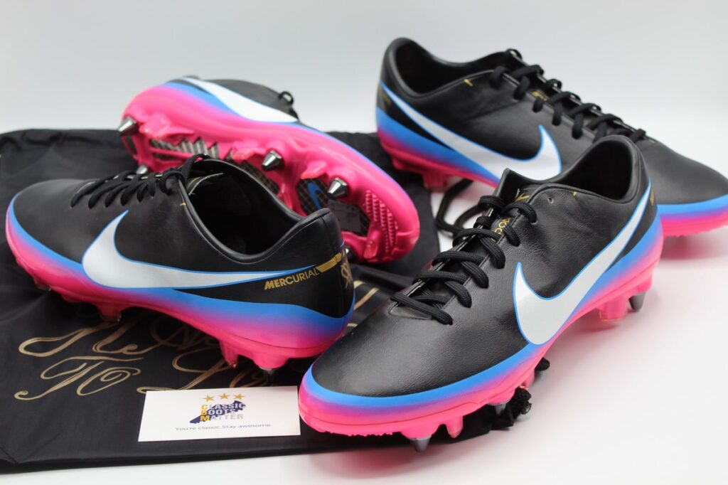 Nike Mercurial Vapor VIII CR Love to Win, Hate to Lose (2012)